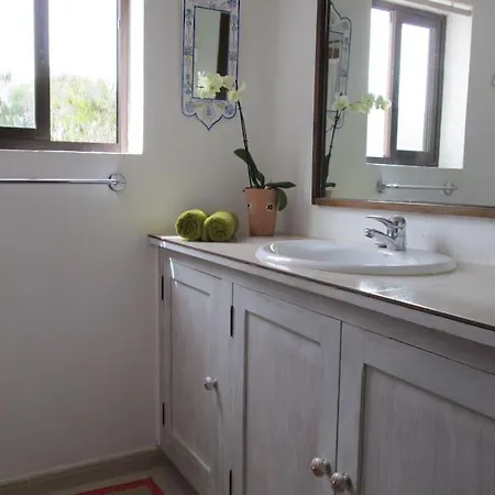 Descanso En Espacio Natural Con Vistastharada